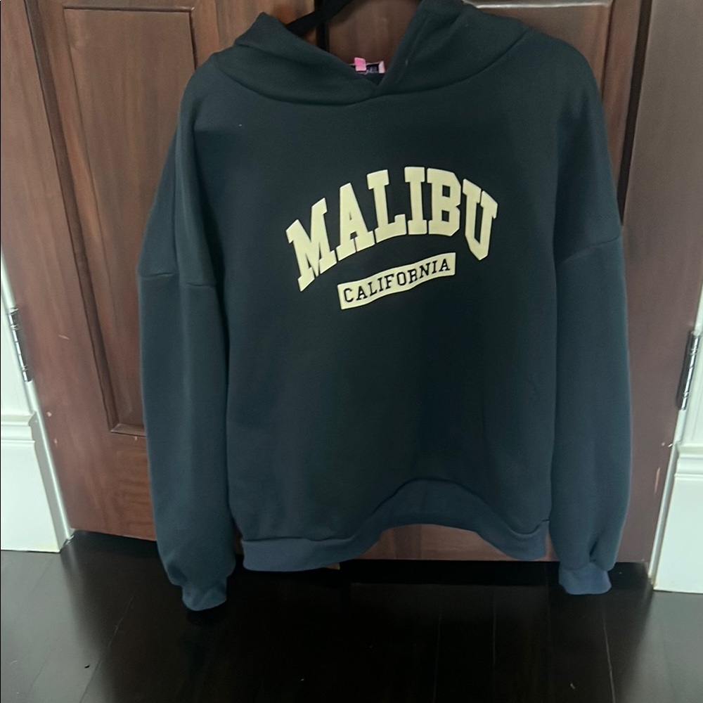 Black Malibu California Hoodie from Edikted